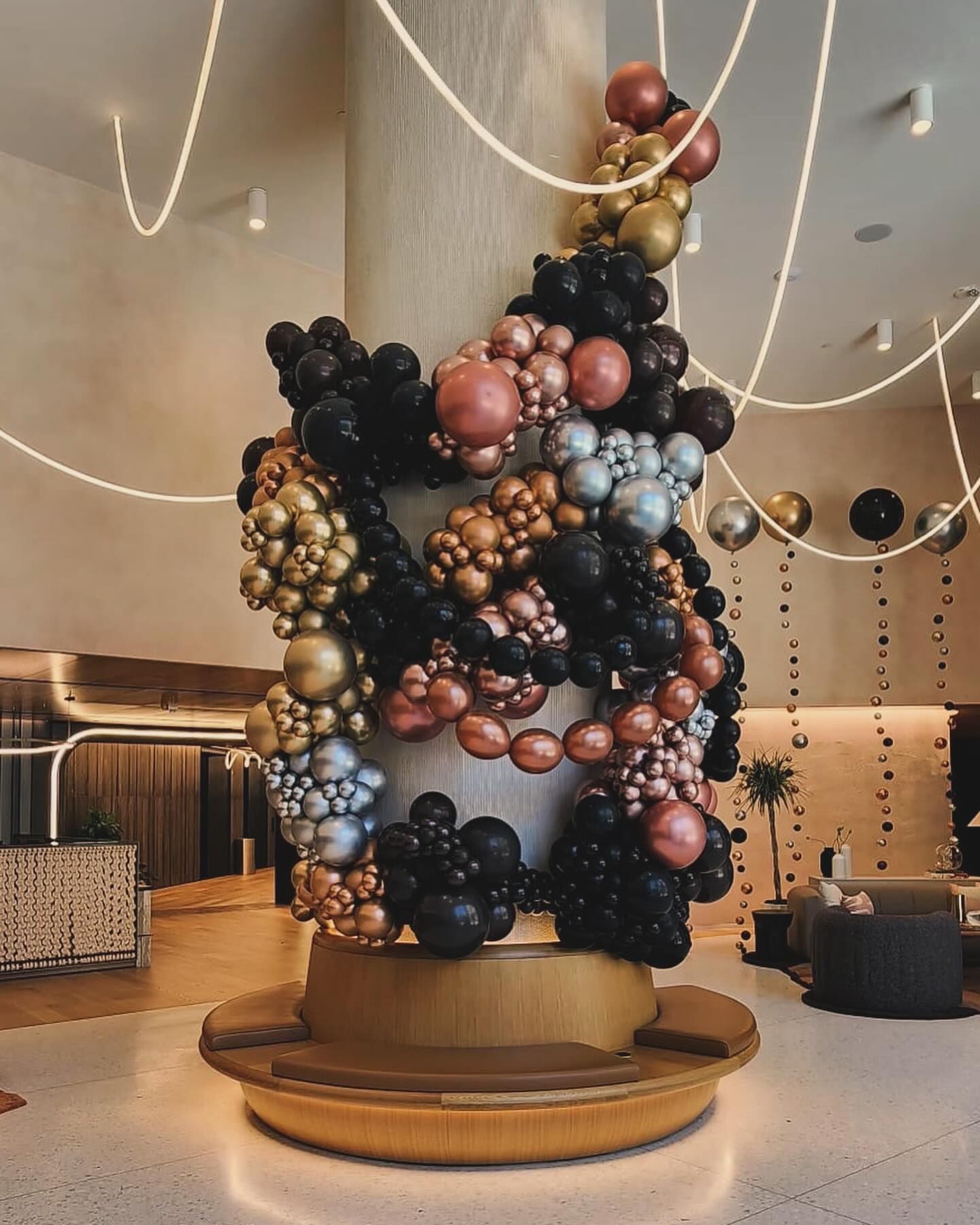 Custom Ballon Decor Services and Installations